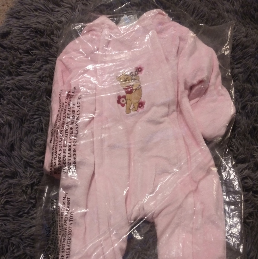 Baby Girls Snow Suit.. Different sizes 6/9..0/3